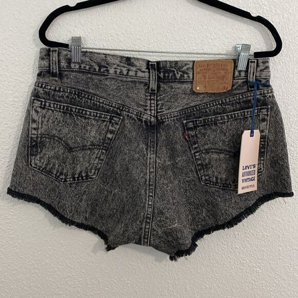 NWT-Levi’s Authorized Vintage-faded Black-button fly cutoff-denim shorts-Size 34 - Picture 2 of 16